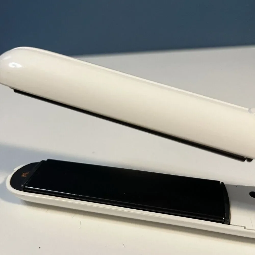 BaByliss White Ceramic Hair Straightener